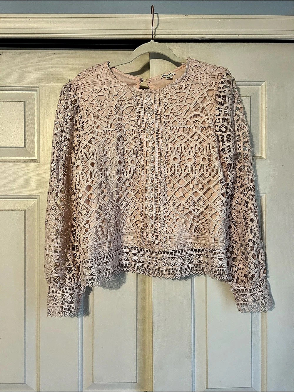 Ultra Pink Lace Blouse in Pink Size Large Like New